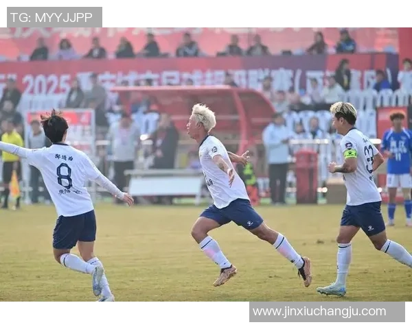 捕捉那转瞬即逝的惊雷：当足球遇见不可思议的闪电进球